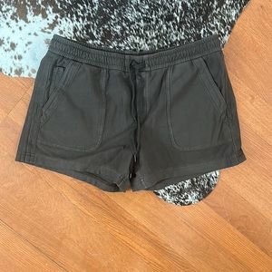 Athlete shorts